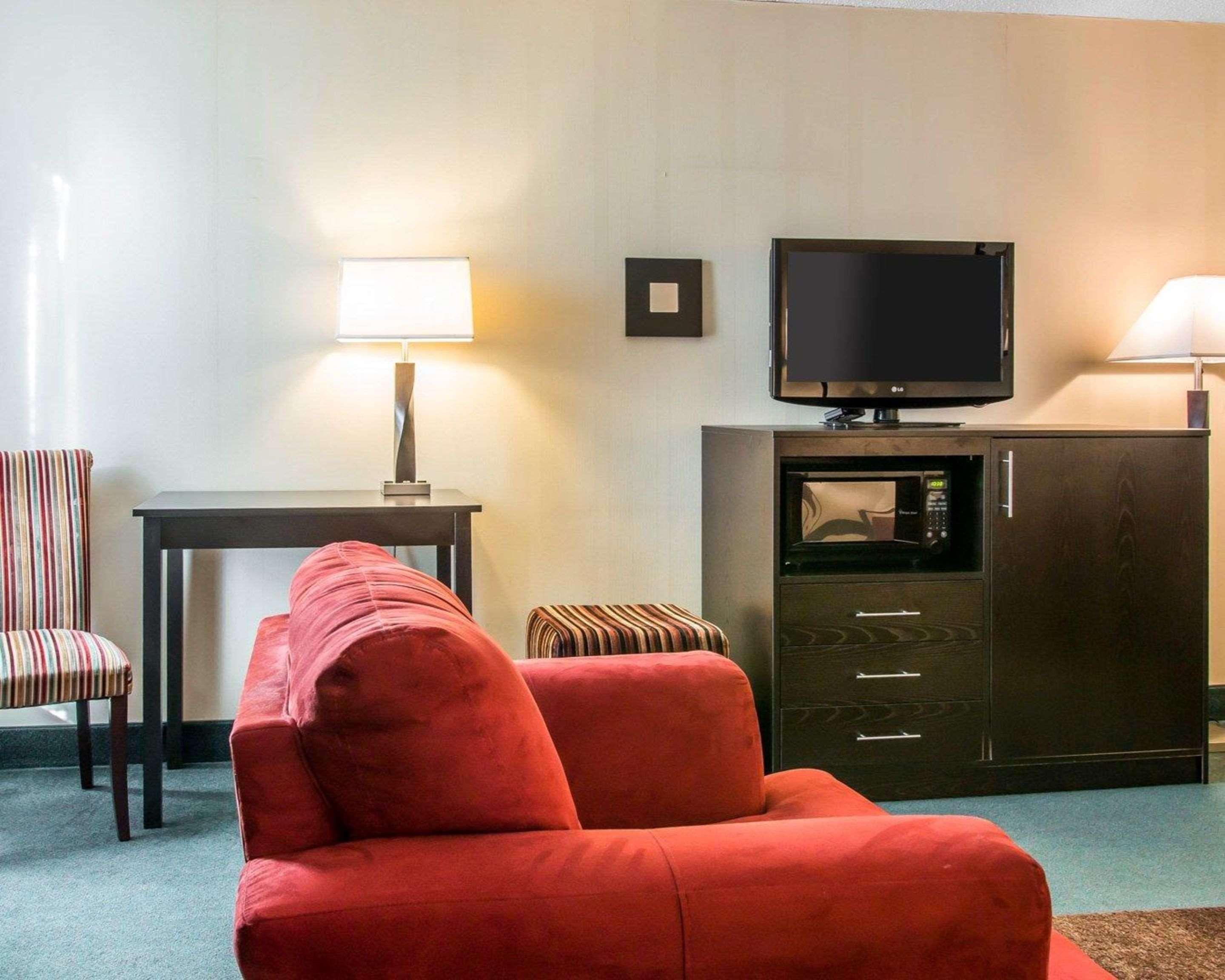 Quality Inn & Suites Escanaba North Exteriör bild